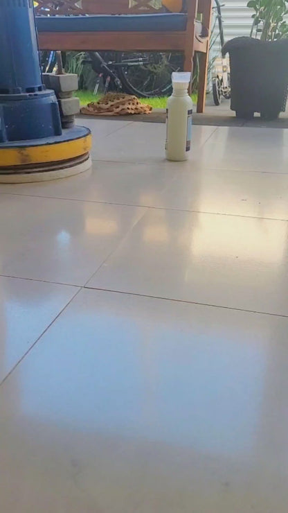 VITRIFICANTE BRILHO PLUS+ 1L (Vitrificante e Cristalizante para aumento do brilho e resistência dos revestimentos)