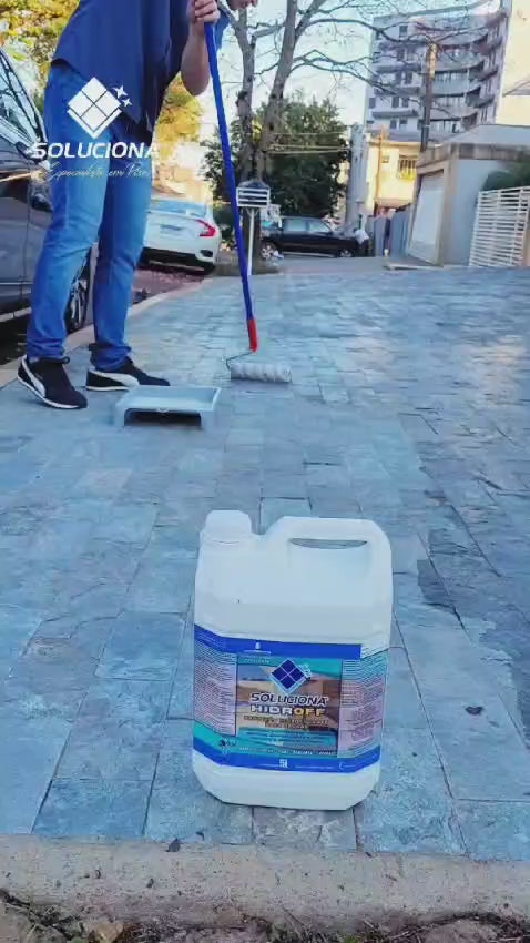 SOLUCIONA HIDROFF 1L (Impermeabilizante sem cheiro e sem cor, proteção invisível para superfícies polidas e rústicas)
